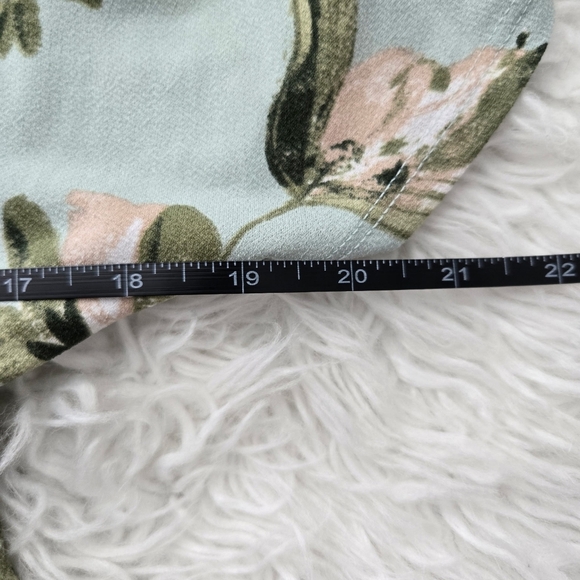 GILLI Floral Midi Dress. Color: Sage Multi. Size Medium. New. - Picture 4 of 7